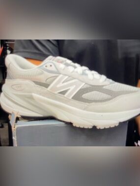 New Balance 990: Women's White and Light Gray Running Sneaker